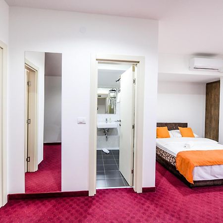River Inn Stari Banovci Dış mekan fotoğraf