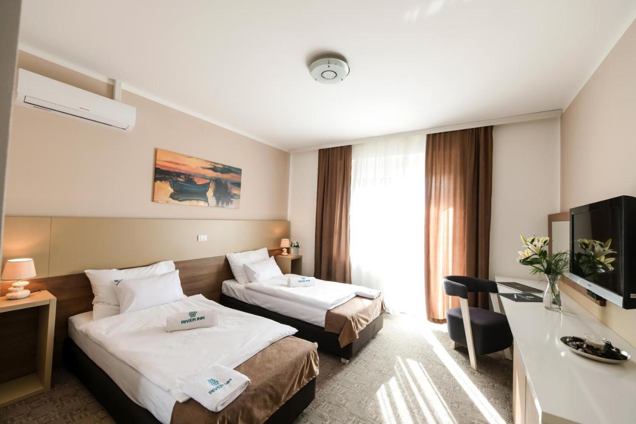 River Inn Stari Banovci Dış mekan fotoğraf
