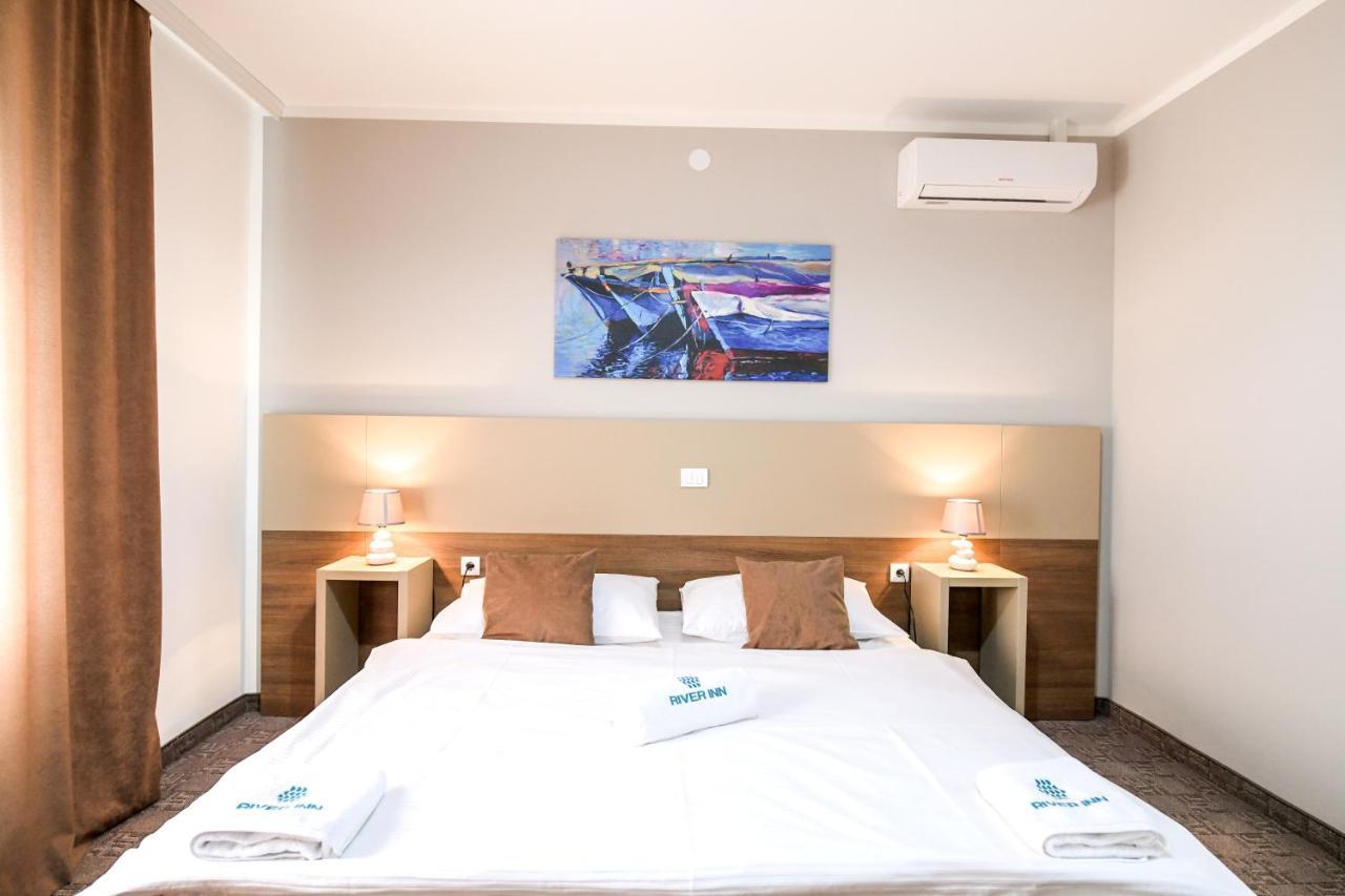 River Inn Stari Banovci Dış mekan fotoğraf