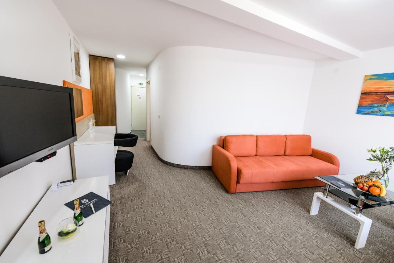 River Inn Stari Banovci Dış mekan fotoğraf